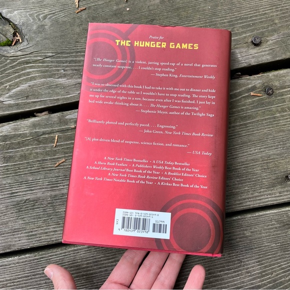 Catching Fire First Edition 2009 Hardcover Book By Suzanne Collins - Picture 3 of 14